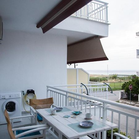 Grey Theros Apartments Paralia Dionysiou Buitenkant foto