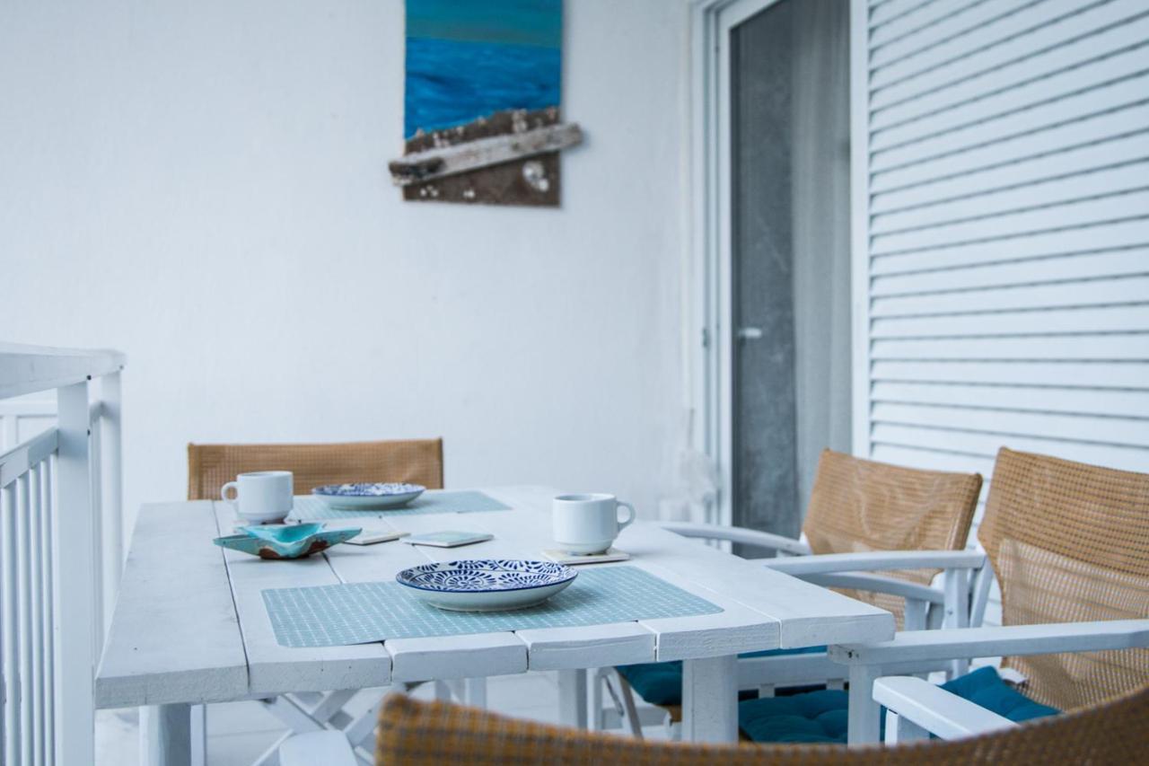 Grey Theros Apartments Paralia Dionysiou Buitenkant foto