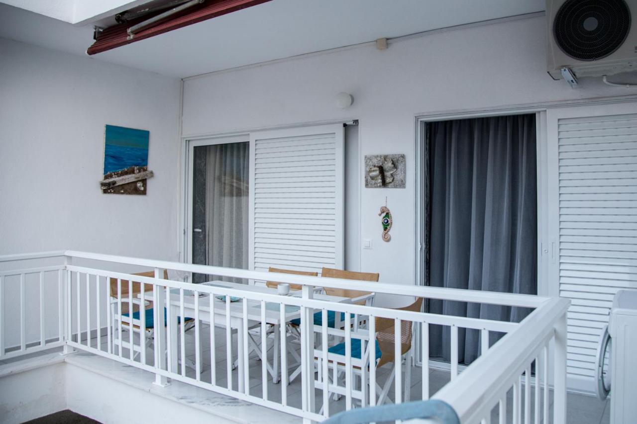 Grey Theros Apartments Paralia Dionysiou Buitenkant foto