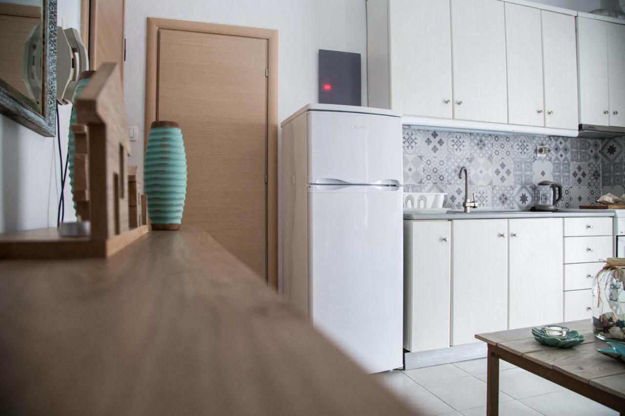 Grey Theros Apartments Paralia Dionysiou Buitenkant foto