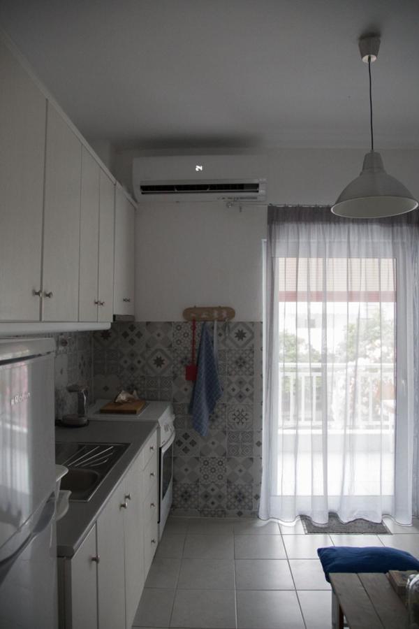 Grey Theros Apartments Paralia Dionysiou Buitenkant foto