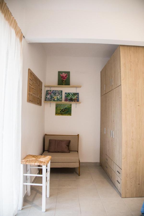 Grey Theros Apartments Paralia Dionysiou Buitenkant foto
