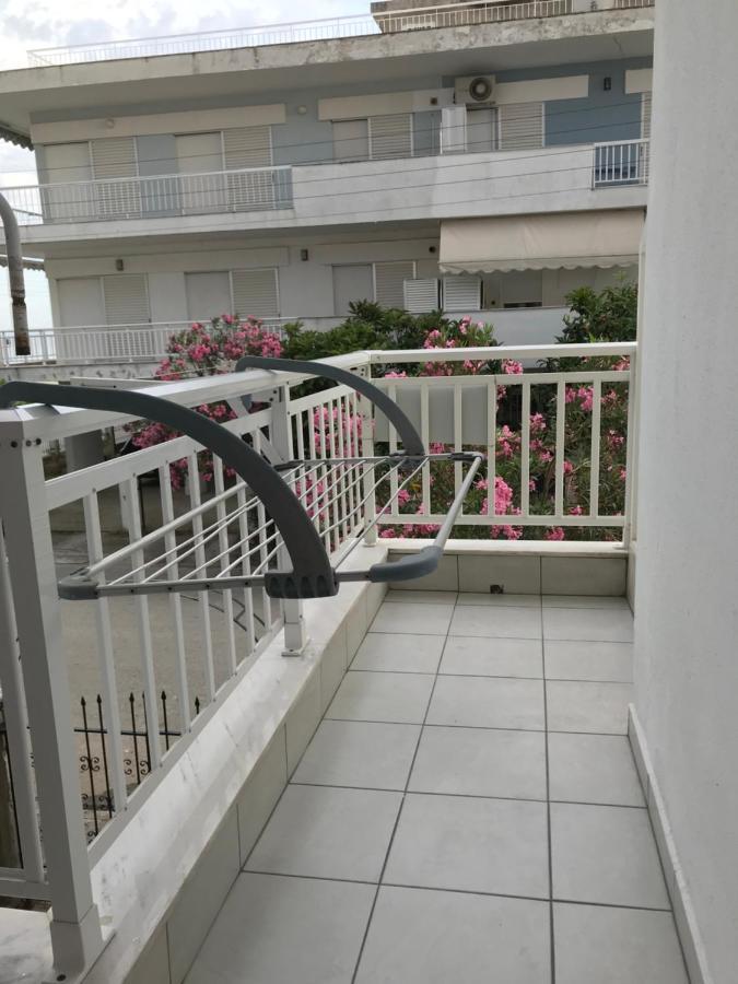Grey Theros Apartments Paralia Dionysiou Buitenkant foto